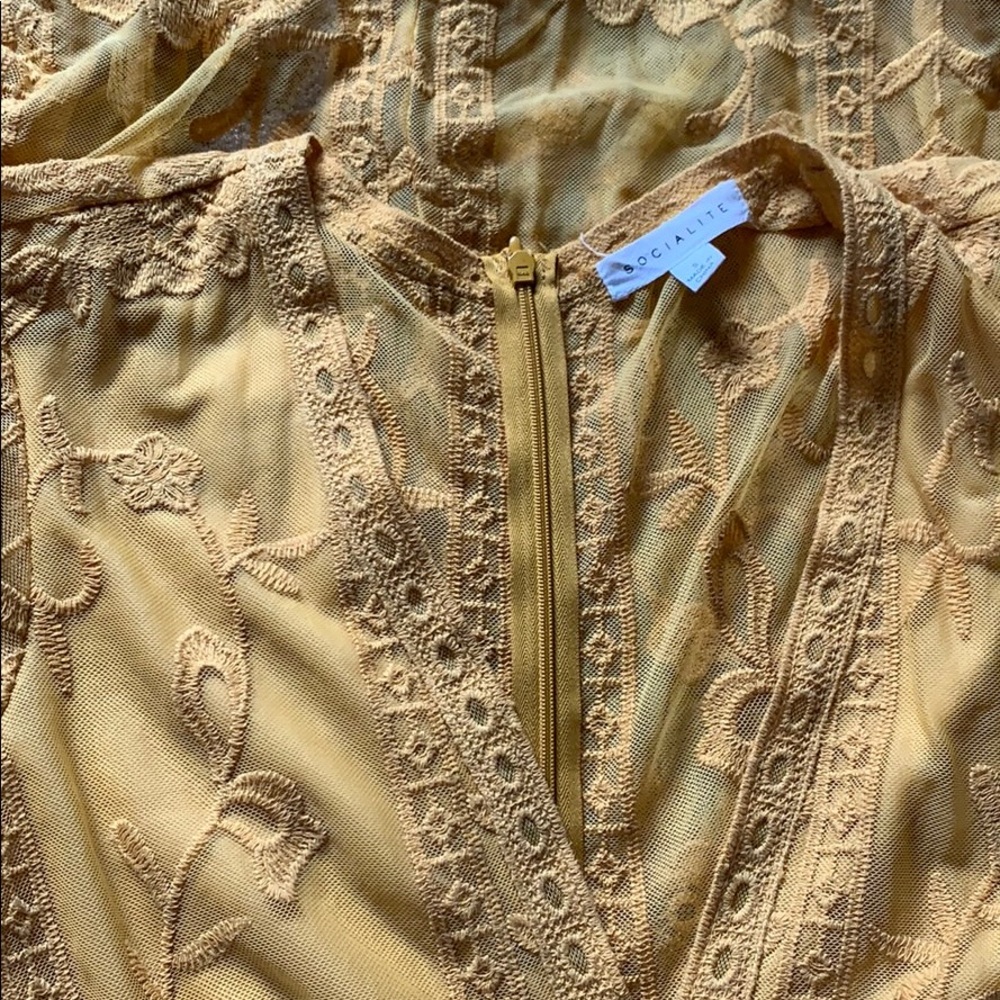 Socialite Lace Romper Dress - Picture 3 of 4